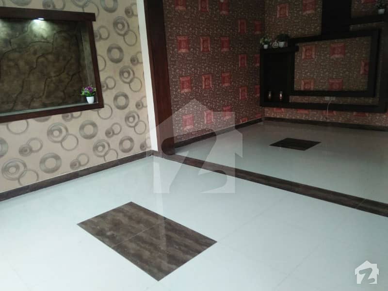 بحریہ ٹاؤن سیکٹرڈی بحریہ ٹاؤن لاہور میں 2 کمروں کا 5 مرلہ بالائی پورشن 23 ہزار میں کرایہ پر دستیاب ہے۔