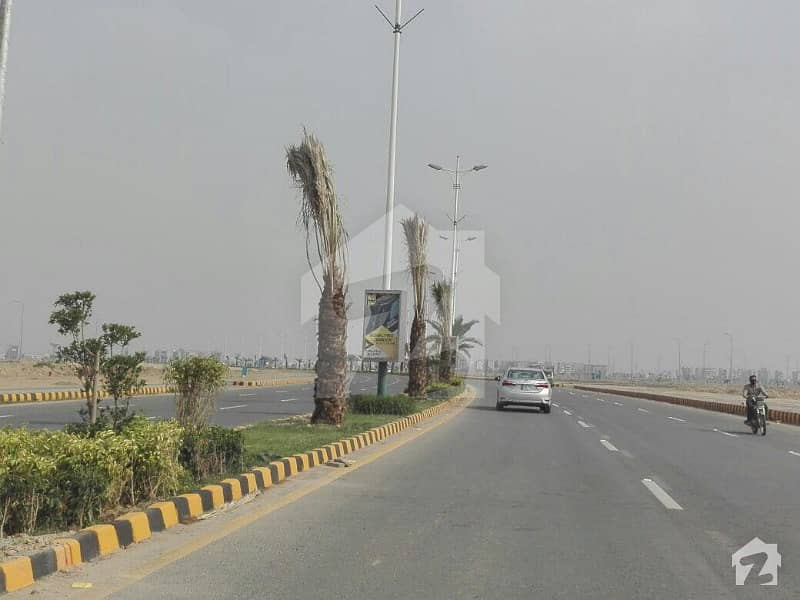 ڈی ایچ اے فیز 8 - بلاک پی ڈی ایچ اے فیز 8 ڈیفنس (ڈی ایچ اے) لاہور میں 1 کنال رہائشی پلاٹ 1.5 کروڑ میں برائے فروخت۔
