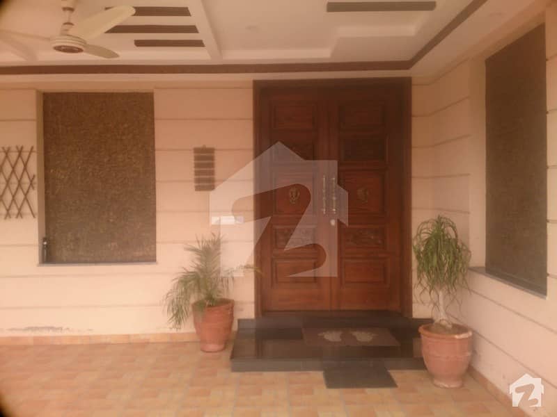 ریونیو سوسائٹی - بلاک اے ریوینیو سوسائٹی لاہور میں 6 کمروں کا 10 مرلہ مکان 75 ہزار میں کرایہ پر دستیاب ہے۔