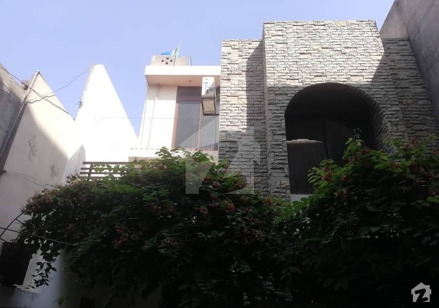 WellBuilt House Available In Good Location Davis Road, Lahore