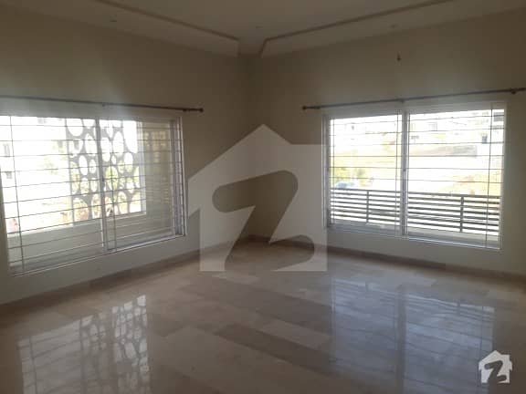 6 Bedrooms Brand New House For Rent