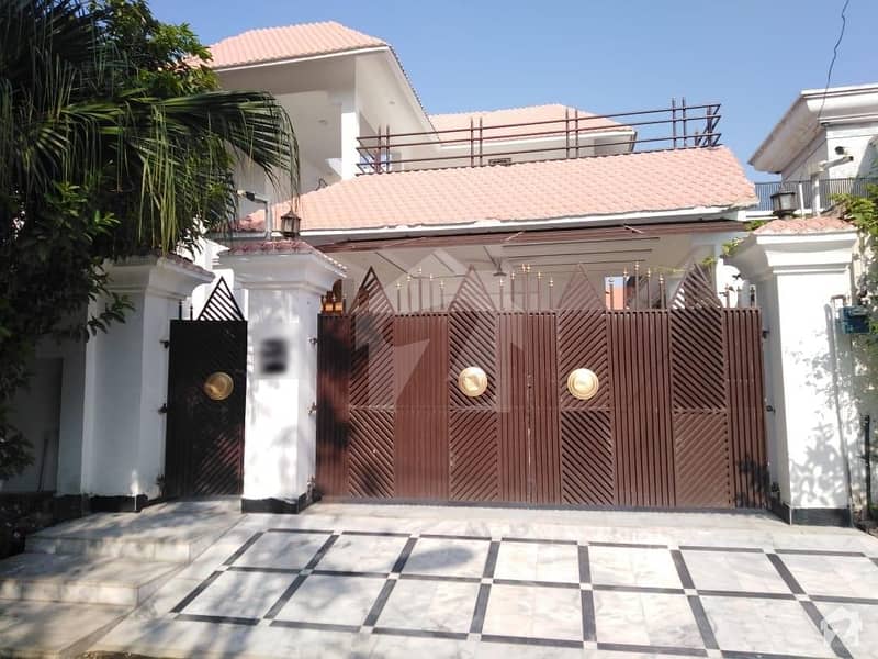 Good Location Triple Storey House With Basement Is Available For Sale