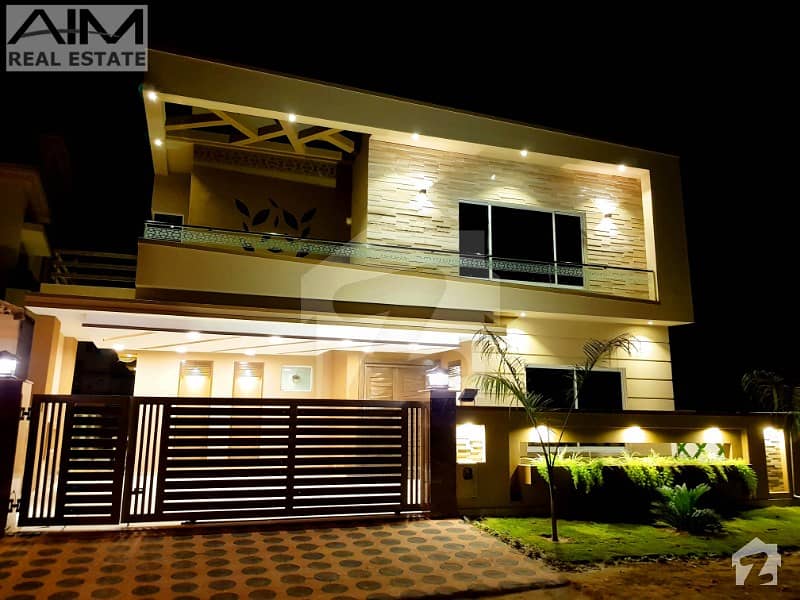 Best Quality Designer 12 Marla House For Sale