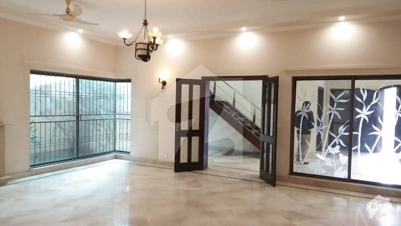 Islam Offers Kanal 5 Beds Double Kitchen House Available For Rent In Dha Lahore