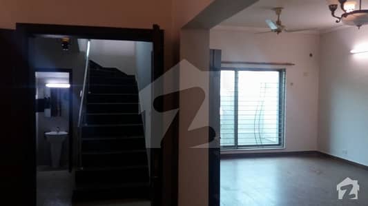 Good Location 10 Marla 3 Bed House For Sale In Askari XI Lahore