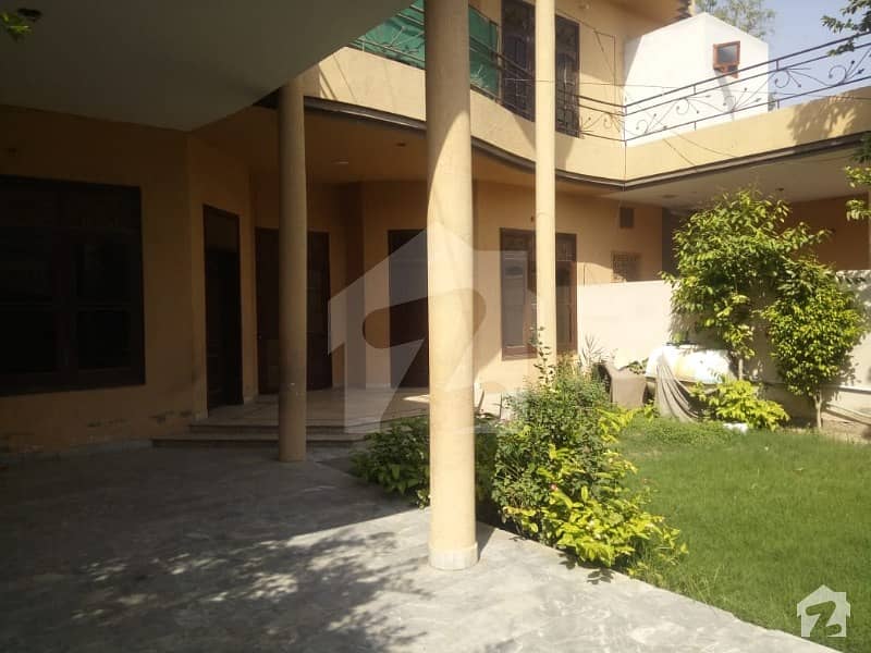 1 kanal house for sale excellent location