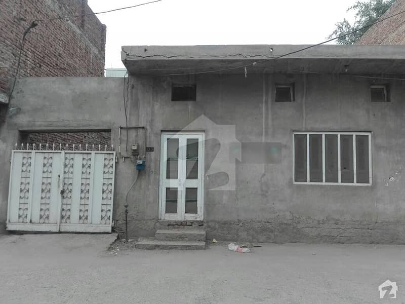 گلستان کالونی نمبر 1 فیصل آباد میں 2 کمروں کا 7 مرلہ مکان 1.2 کروڑ میں برائے فروخت۔