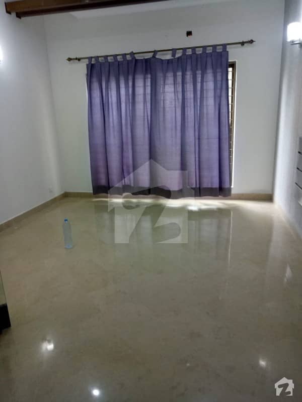 ڈیوائن گارڈنز لاہور میں 4 کمروں کا 11 مرلہ مکان 1.6 کروڑ میں برائے فروخت۔