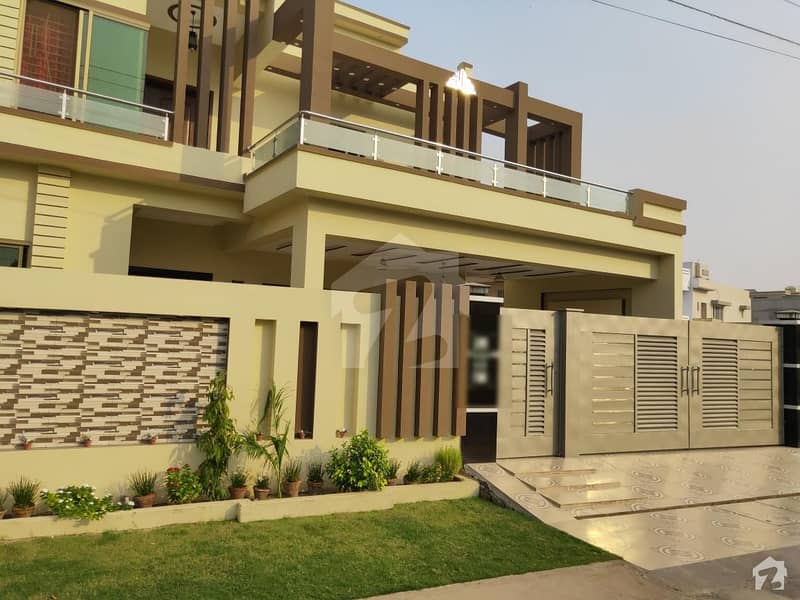 WellBuilt House Available In Good Location Wapda Town Phase 1 Block