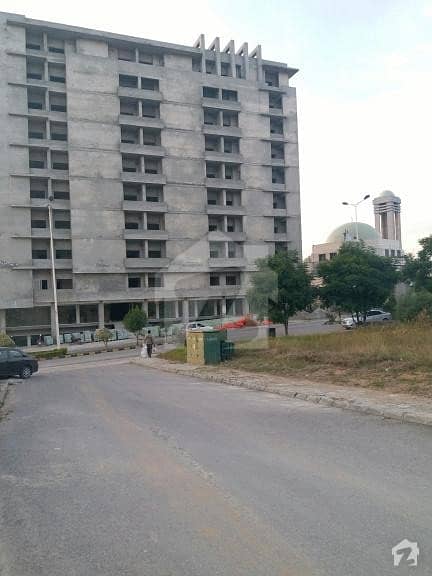 On Installments 2 Beds 6 Marla Residential Flat For Sale