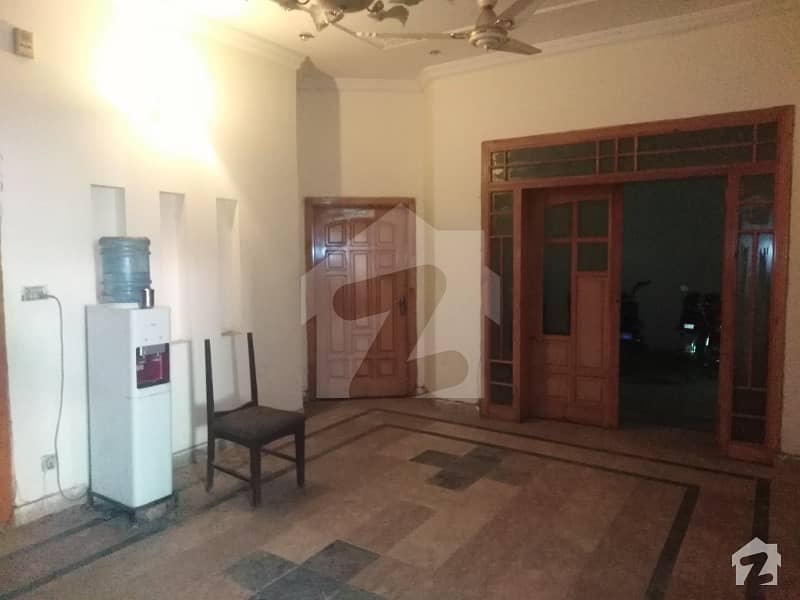 سوان گارڈن ۔ بلاک ای سوان گارڈن اسلام آباد میں 8 کمروں کا 14 مرلہ مکان 70 ہزار میں کرایہ پر دستیاب ہے۔