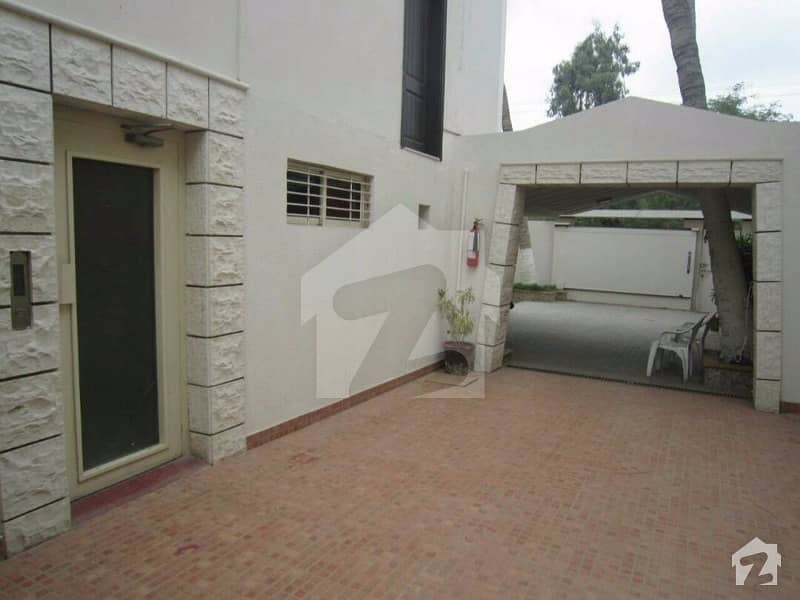 Fully Furnished Commercial Use Bungalow Is Available For Rent