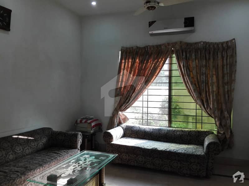 Here Is A Good Opportunity To Live In A Well-Built House Here Is A Good Opportunity To Live In A Well-Built House