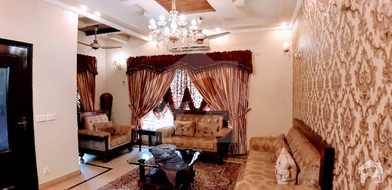 ڈی ایچ اے فیز 5 - بلاک اے فیز 5 ڈیفنس (ڈی ایچ اے) لاہور میں 4 کمروں کا 10 مرلہ مکان 2.78 کروڑ میں برائے فروخت۔