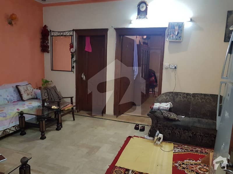 آفیسر کالونی لاہور میں 3 کمروں کا 5 مرلہ مکان 1.25 کروڑ میں برائے فروخت۔