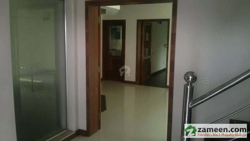 ڈی ایچ اے فیز 5 ڈیفنس (ڈی ایچ اے) لاہور میں 4 کمروں کا 10 مرلہ مکان 2.2 کروڑ میں برائے فروخت۔