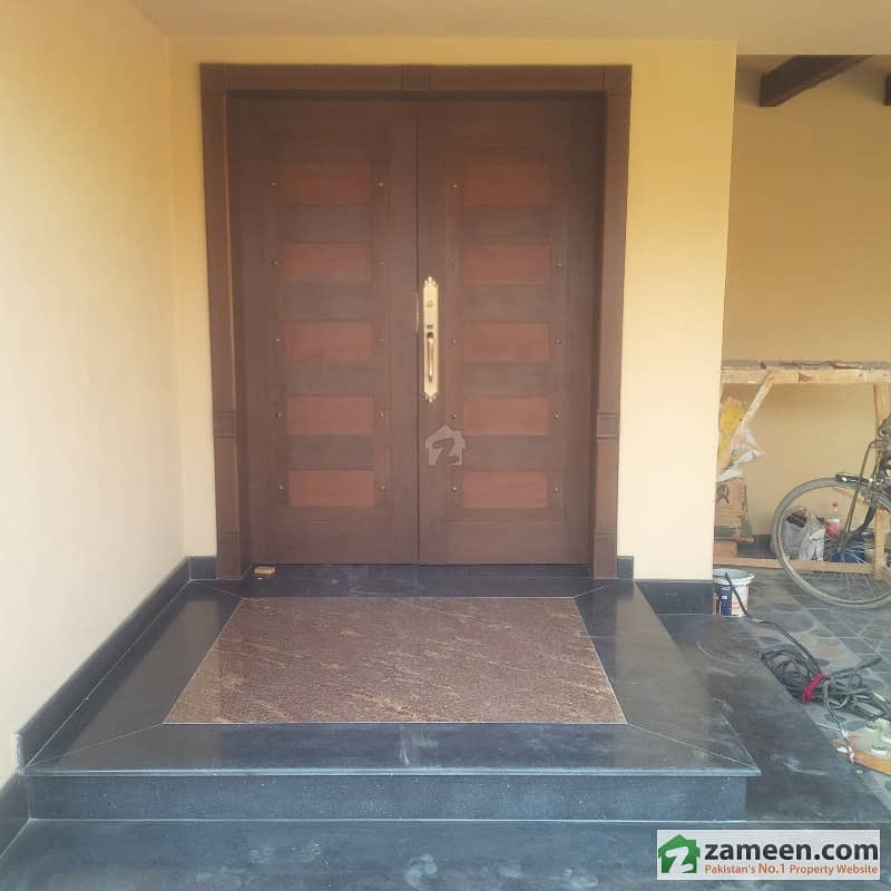 1 Kanal Attractive Upper Portion With Separate Gate For Rent In DHA Phase 5