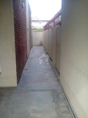 10 Marla Old Bungalow For Sale In Dha Phase 3