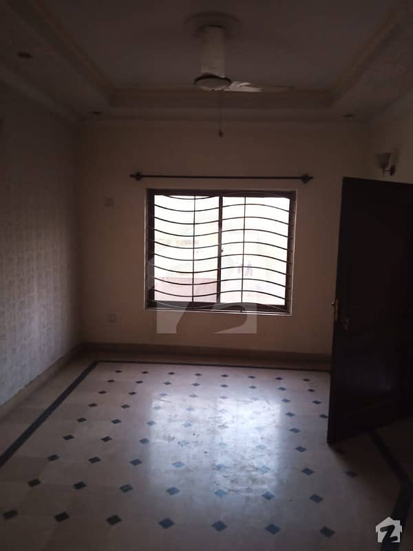 پی ڈبلیو ڈی ہاؤسنگ سکیم اسلام آباد میں 4 کمروں کا 5 مرلہ مکان 1.05 کروڑ میں برائے فروخت۔