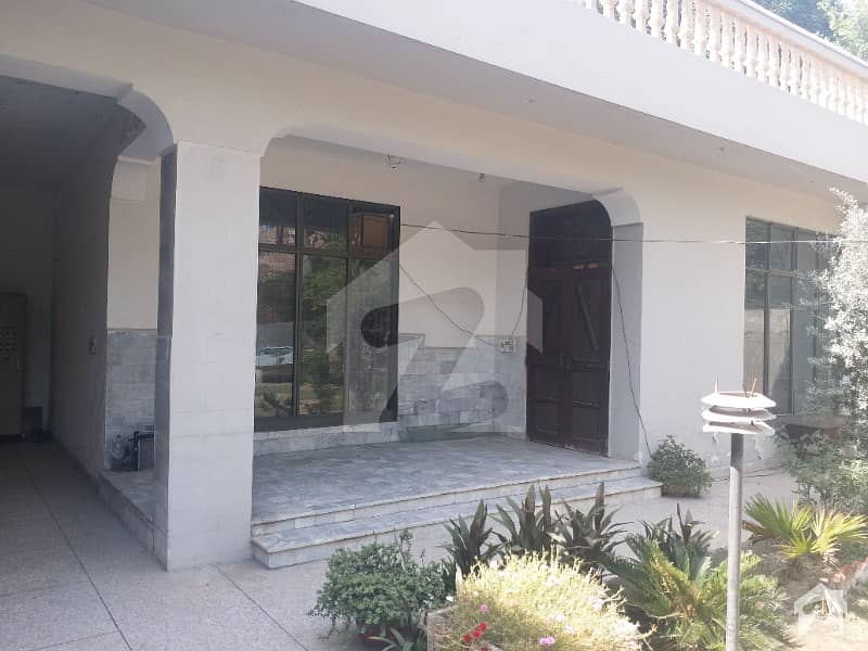 12 Marla Upper Portion Is Available For Rent In Gulburg Jail Road Lahore