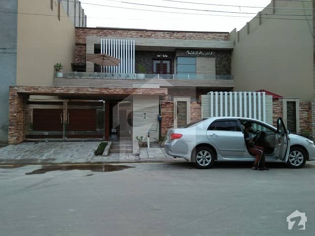 النور گارڈن فیصل آباد میں 4 کمروں کا 16 مرلہ مکان 3.5 کروڑ میں برائے فروخت۔