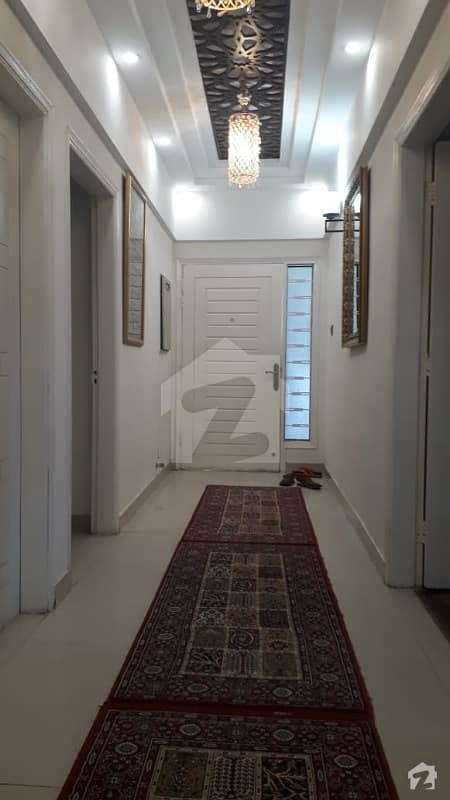 فریرے ٹاؤن کراچی میں 3 کمروں کا 9 مرلہ فلیٹ 4 کروڑ میں برائے فروخت۔
