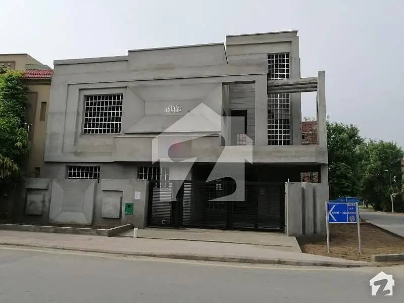 9 Marla Corner Modern Design House For Sale At Hot Location