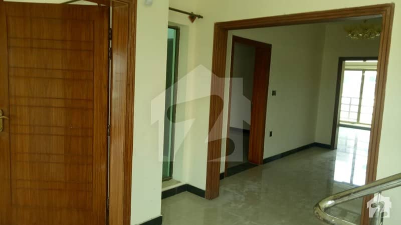Bahria town phase 7 1bed flat for rent with lift