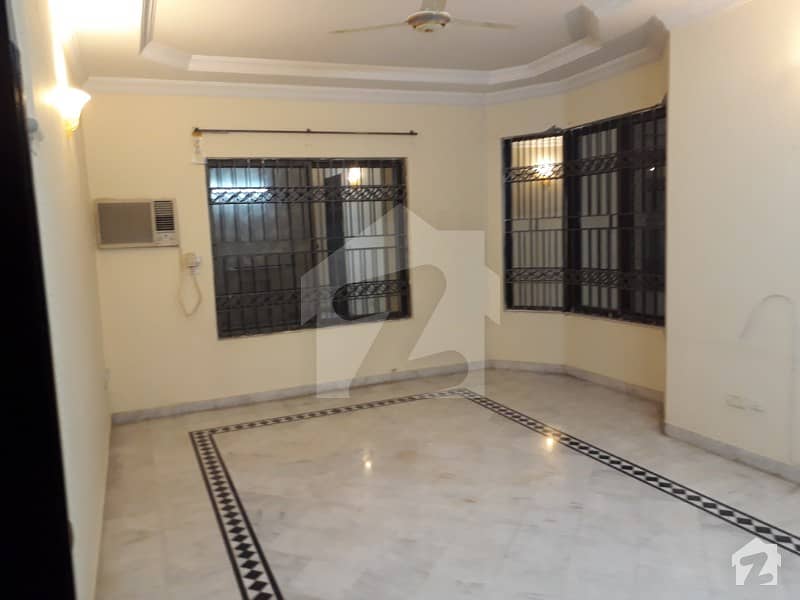500syd beautifull ground portion marbel floring For Rent In F11 Islamabad  2 Beds With 2 Attached Bath