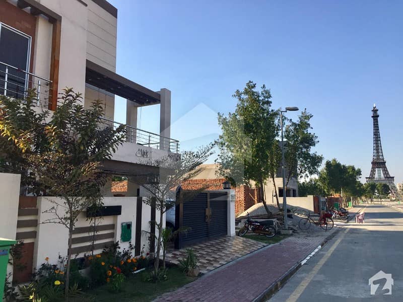 10 Marla House For Sale In Bahria Town Lahore