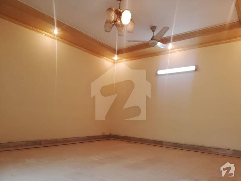 10Marla Luxury Stunning Upper Portion For Rent In DHA Phase 4 Near Park Mosque Market