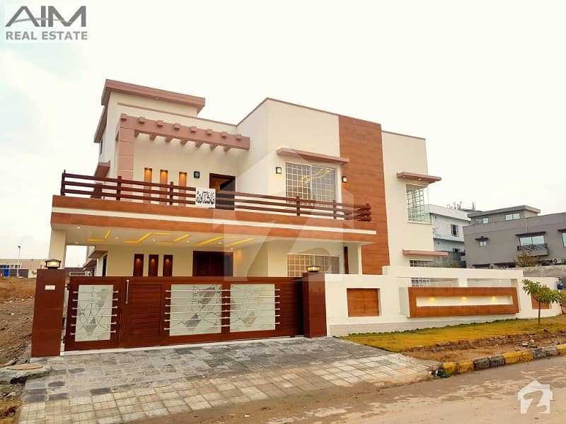 Luxurious 6 Bed 1 Kanal House For Sale