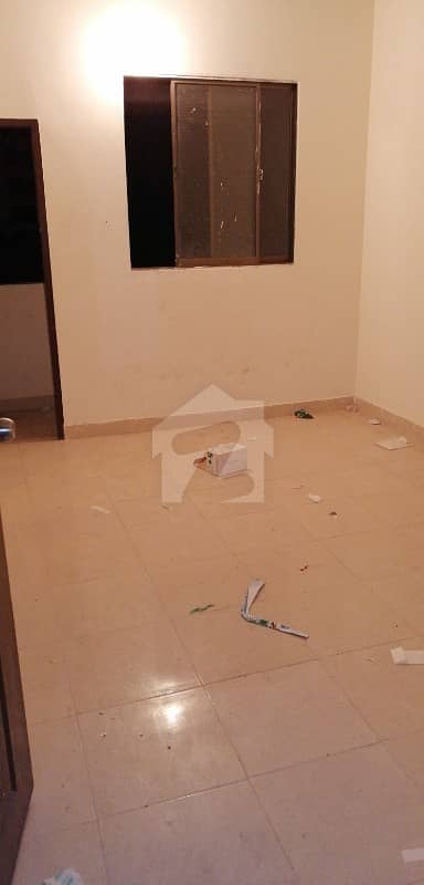 پی اینڈ ٹی کالونی کراچی میں 2 کمروں کا 4 مرلہ فلیٹ 50 لاکھ میں برائے فروخت۔