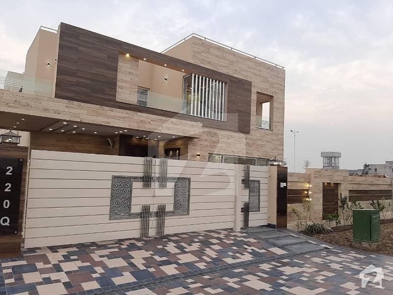 1 Kanal Marvelous Owner Build Solid Construction Banglow in DHA Phase 7 Lahore