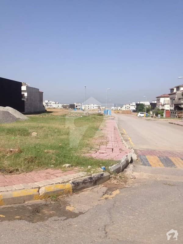 Bahria Town Rawalpindi Phase 8 Umer Block 7 Marla Plot For Sale