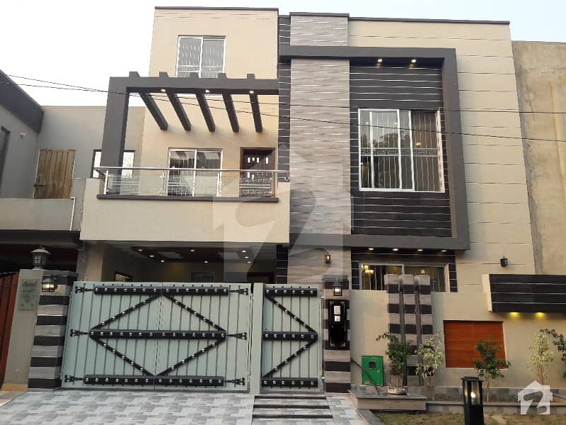 5 MARLA BRAND NEW CLASSIC VVIP HOUSE FOR SALE