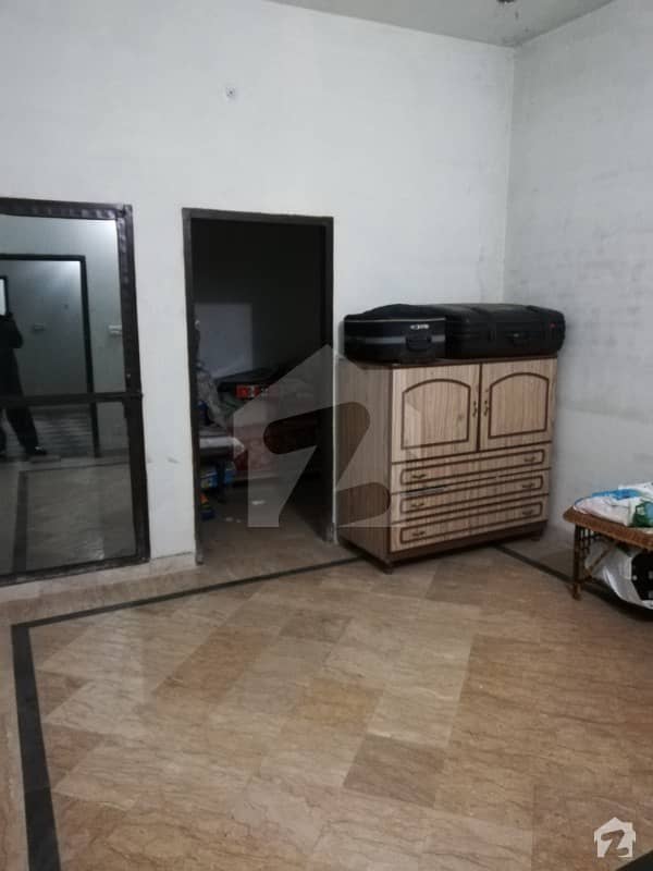لال پل مغلپورہ لاہور میں 6 کمروں کا 5 مرلہ مکان 1.1 کروڑ میں برائے فروخت۔
