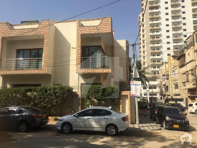 دہلی مرکنٹائل سوسائٹی گلشنِ اقبال ٹاؤن کراچی میں 5 کمروں کا 11 مرلہ مکان 11 کروڑ میں برائے فروخت۔