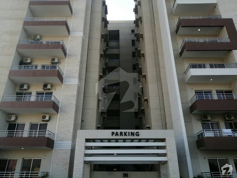 نیوی ہاؤسنگ سکیم کارساز کراچی میں 5 کمروں کا 16 مرلہ فلیٹ 1.15 لاکھ میں کرایہ پر دستیاب ہے۔