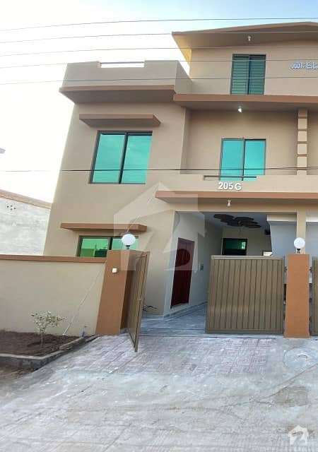Brand New Double Storey 4 Bed House For Rent