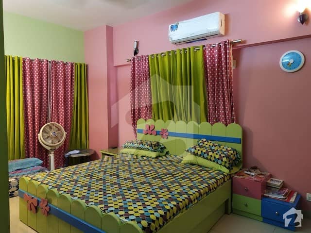 پی ای سی ایچ ایس بلاک 2 پی ای سی ایچ ایس جمشید ٹاؤن کراچی میں 3 کمروں کا 7 مرلہ فلیٹ 2.65 کروڑ میں برائے فروخت۔