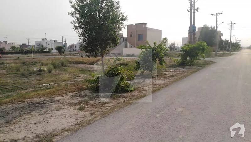 Plot No 527B For Sale On 50 Feet Road