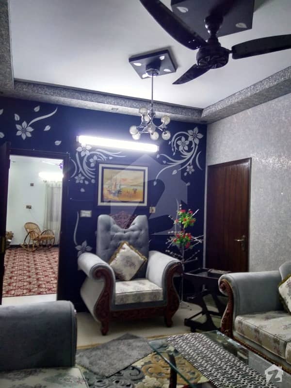 پی ای سی ایچ ایس بلاک 2 پی ای سی ایچ ایس جمشید ٹاؤن کراچی میں 4 کمروں کا 11 مرلہ بالائی پورشن 3.25 کروڑ میں برائے فروخت۔