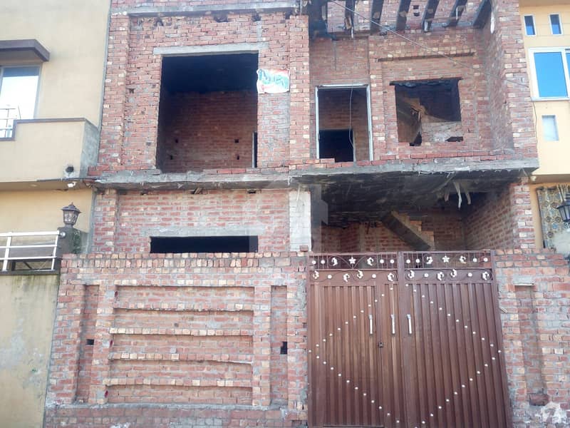 بسم اللہ ہاؤسنگ سکیم لاہور میں 3 کمروں کا 3 مرلہ مکان 40 لاکھ میں برائے فروخت۔