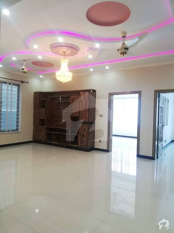 Brand New Luxurious Lower Ground Portion Available For Rent In Gulraiz