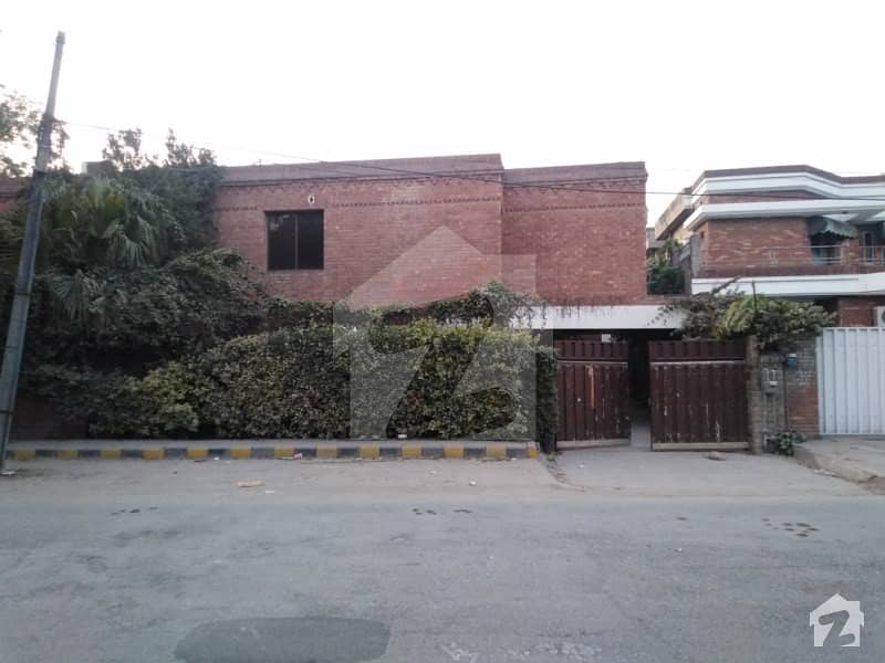 12 Marla House For Sale In G Block Of Gulberg 2 Lahore