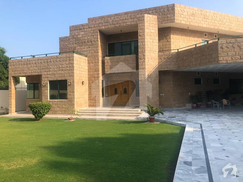 F-7/2 1600 Sq yd House For Sale 90 Feet Front Margalla Face