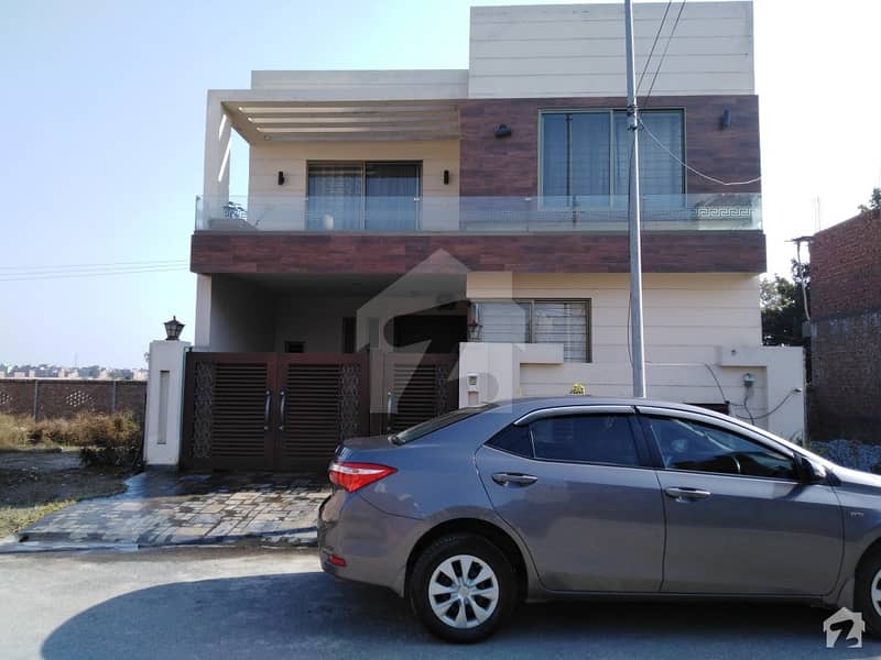 خیابانِ گارڈنز فیصل آباد میں 6 مرلہ مکان 1.4 کروڑ میں برائے فروخت۔
