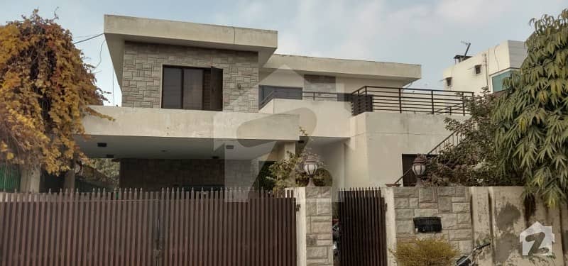 One Kanal Modern Location Bungalow For Rent At Phase 3 X Block