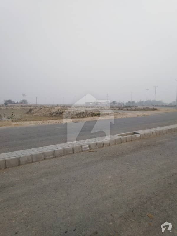 Corner Plot No 803 For Sale In 41,50 Lac Dues Carry Forward